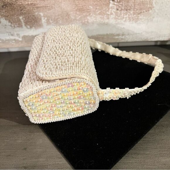 Vintage Beaded Pillbox Handbag ￼ - Picture 15 of 16
